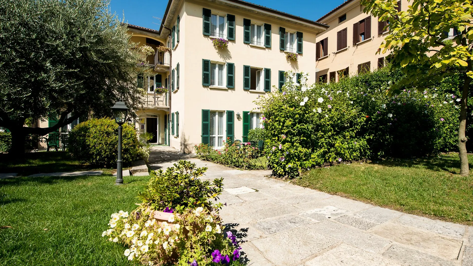 Residence La Limonera Bellagio 3*,  Italy